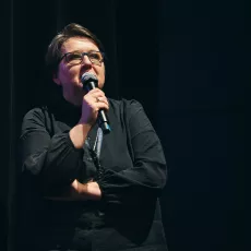 Gabriela Sierocińska-Dec na scenie - dziękuje uczestnikom, fot. M. Cioch / MHP
