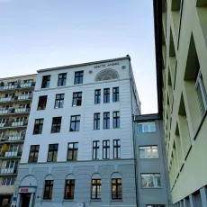 Fasada budynku XI LO im. M. Reja w Warszawie