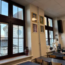 widok z sali klasycznej na pl. Małachowskiego